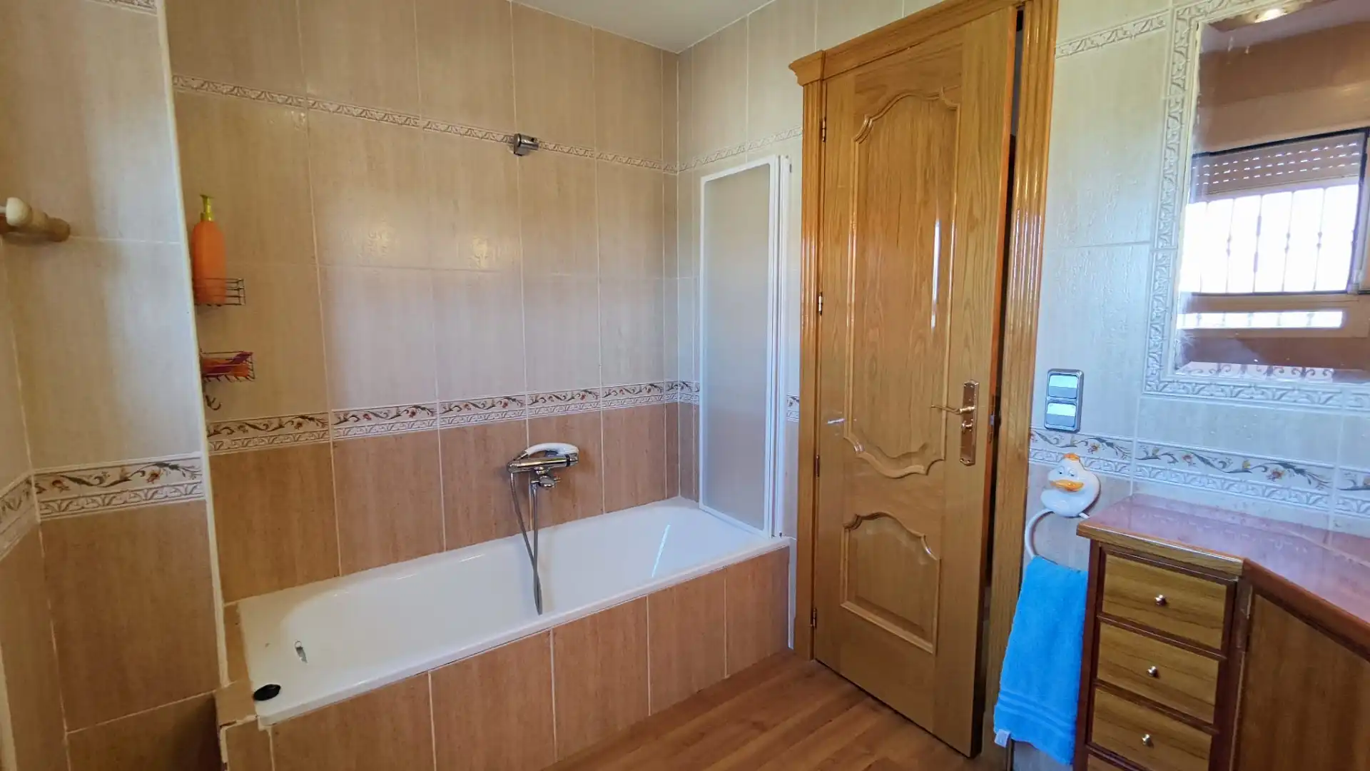 Bany de Casa o xalet en venda en Barajas de Melo amb Calefacció, Jardí privat i Terrassa