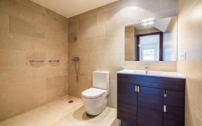 Bathroom of Duplex for sale in Figueres  with Heating, Terrace and Balcony