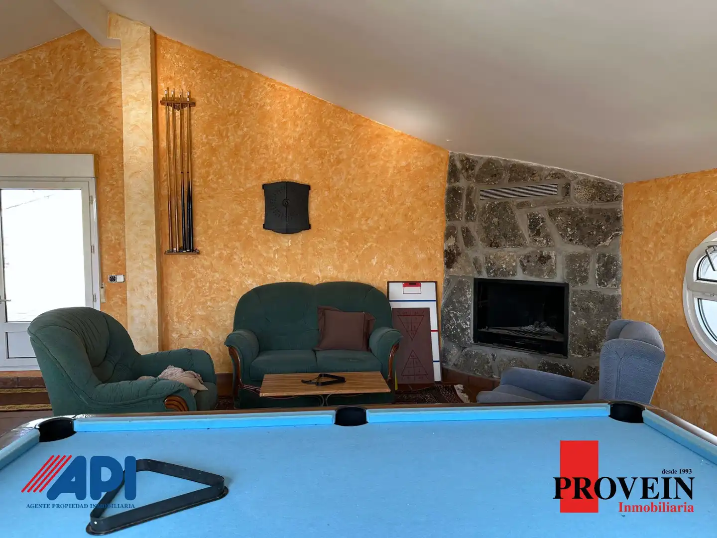 Living room of Houses for sale in Santa Cruz del Retamar  with Heating, Private garden and Parquet flooring