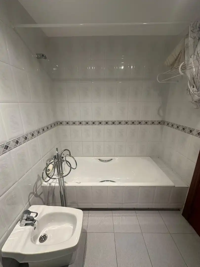 Baño de Piso en venta en León Capital  con Calefacción, Terraza y TV