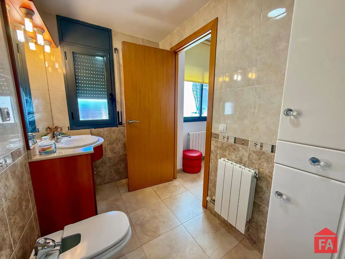 Baño de Ático en venta en El Vendrell con Calefacción, Terraza y Trastero