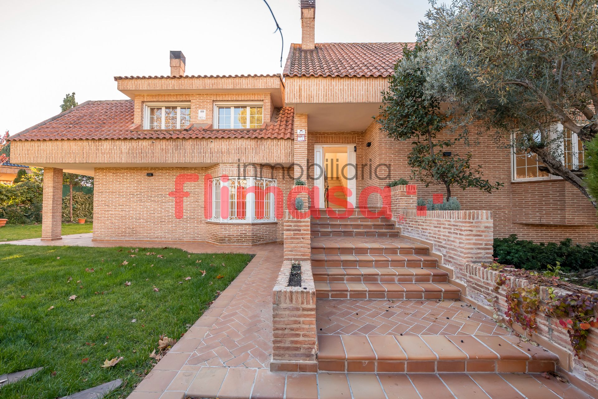 Exterior view of House or chalet for sale in Villaviciosa de Odón  with Air Conditioner, Heating and Private garden