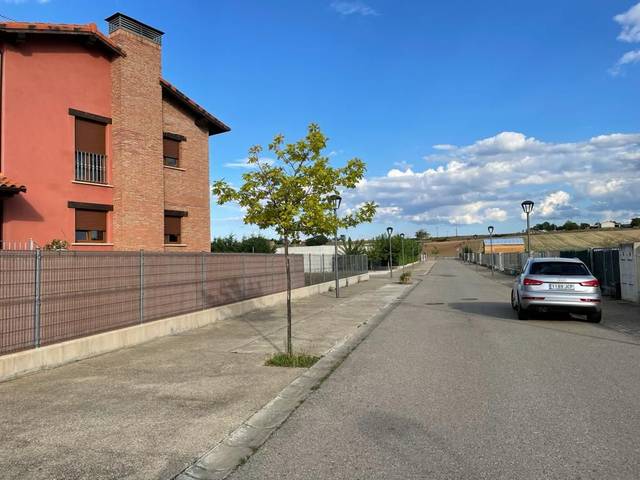 Terreno residencial en Venta en Calle San Bartolome en Hervías