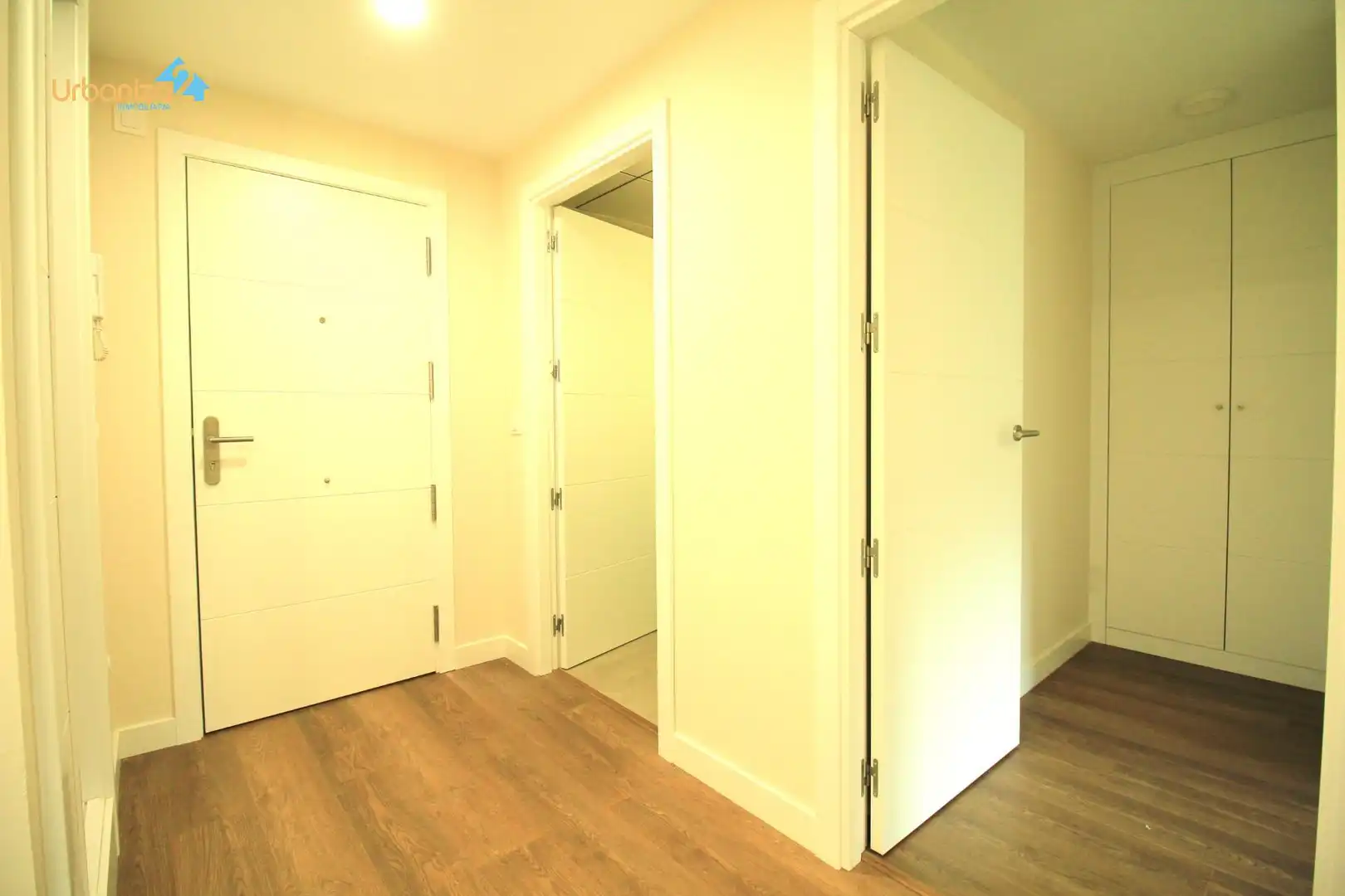 Flat for rent in Avenida Avenida Adolfo Díaz Ambrona, Avenida Elvas