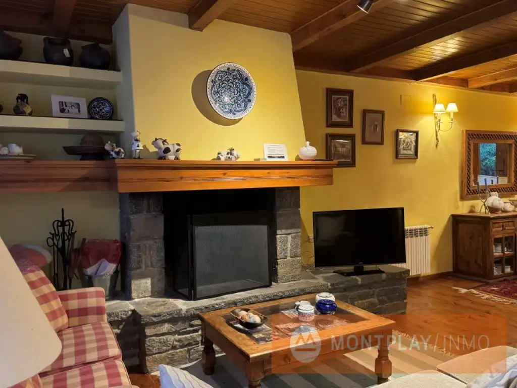 Living room of Detached homes for sale in Naut Aran