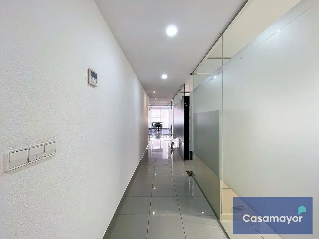 Oficina con ascensor en venta en Avenida Alfonso El Sabio, imagen 25