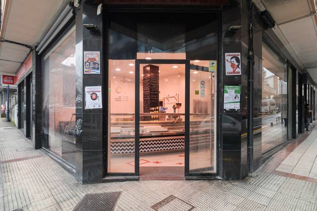Local comercial en Venta en Martin Etxeberria Kalea en Erialdea / Centro