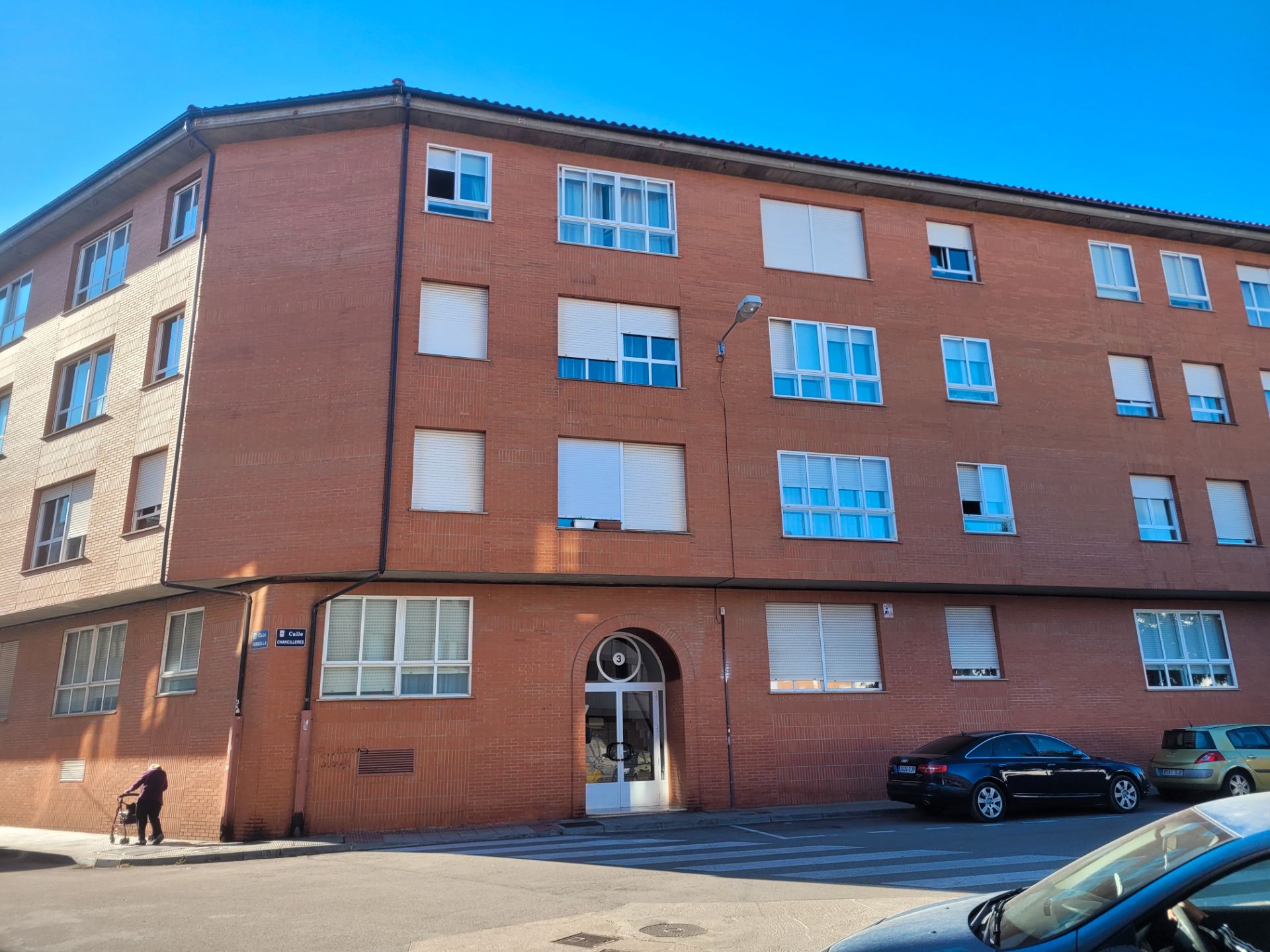 Vista exterior de Pis en venda en Soria Capital  amb Calefacció, Parquet i Moblat