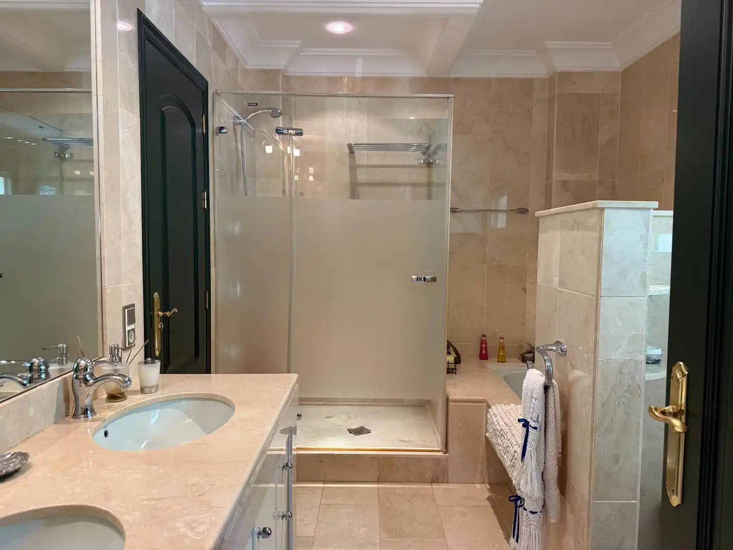 Baño de Casa o chalet en venta en Gelves con Aire acondicionado, Jardín privado y Terraza