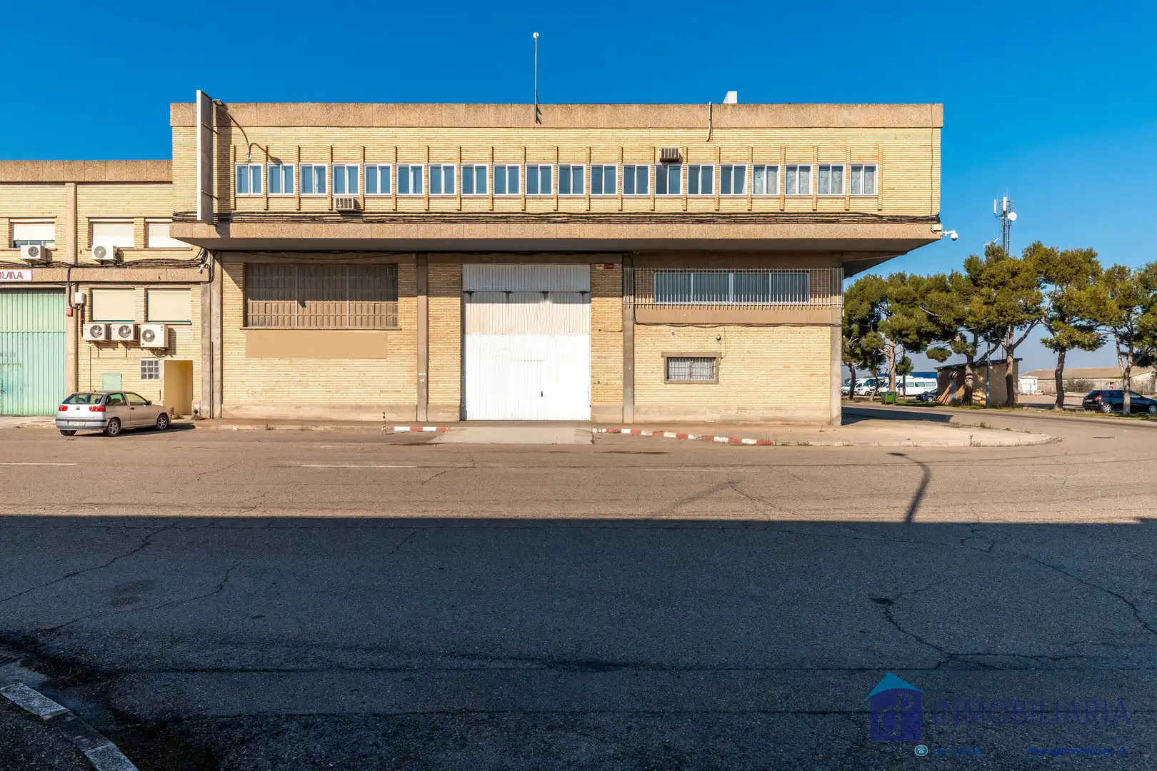 Vista exterior de Nave industrial en venta en Zaragoza