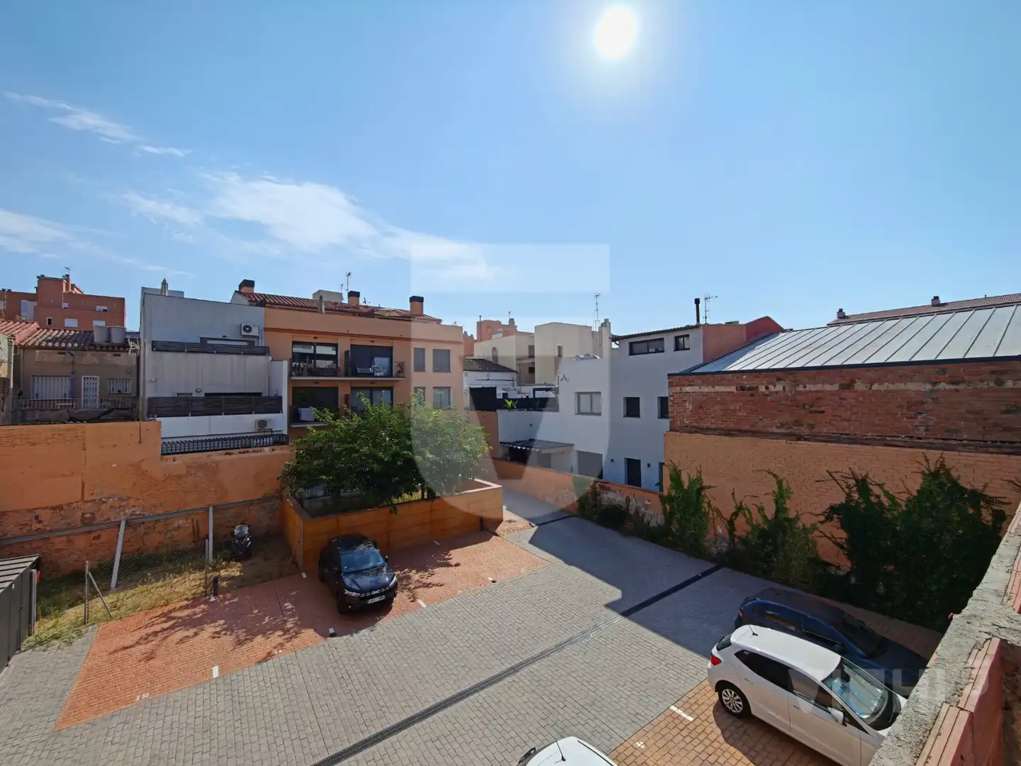 Vista exterior de Edifici en venda en Montgat amb Alarma