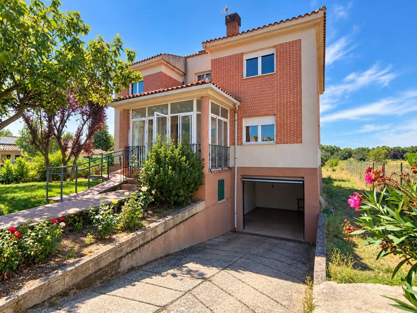 Vista exterior de Casa o xalet en venda en Fuentespina, Burgos