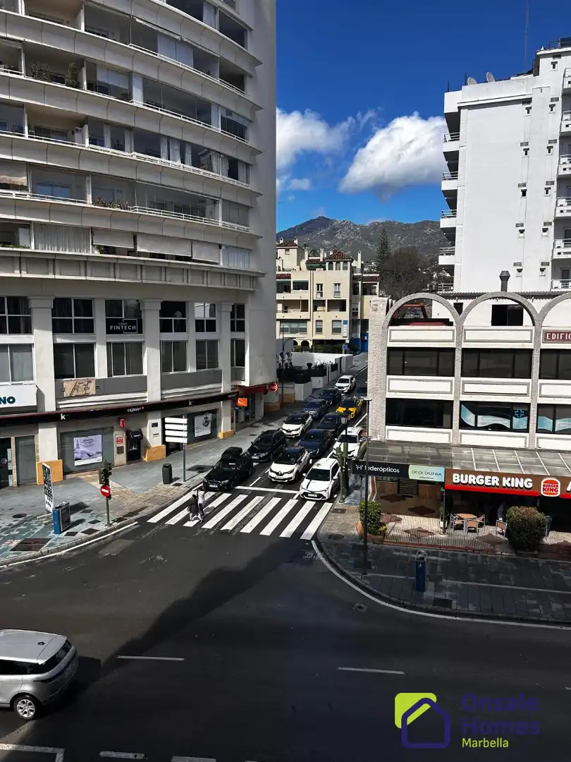 Flat with lift for sale in Avenida Ricardo Soriano 35a, imagen 5