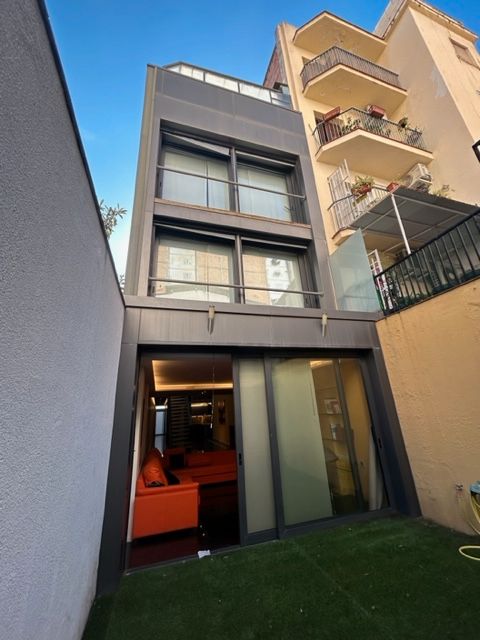 Vista exterior de Casa o xalet en venda en  Barcelona Capital amb Aire condicionat, Calefacció i Jardí privat