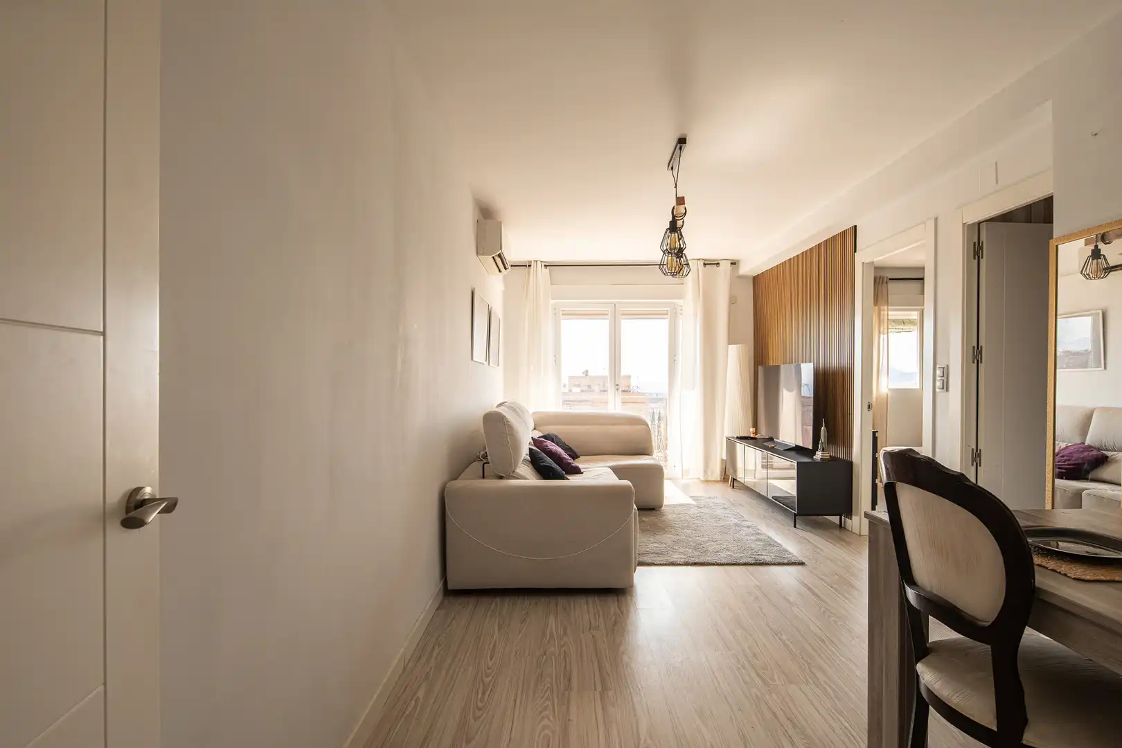 Living room of Flat for sale in Granada  with Air Conditioner, Parquet flooring and Terrace