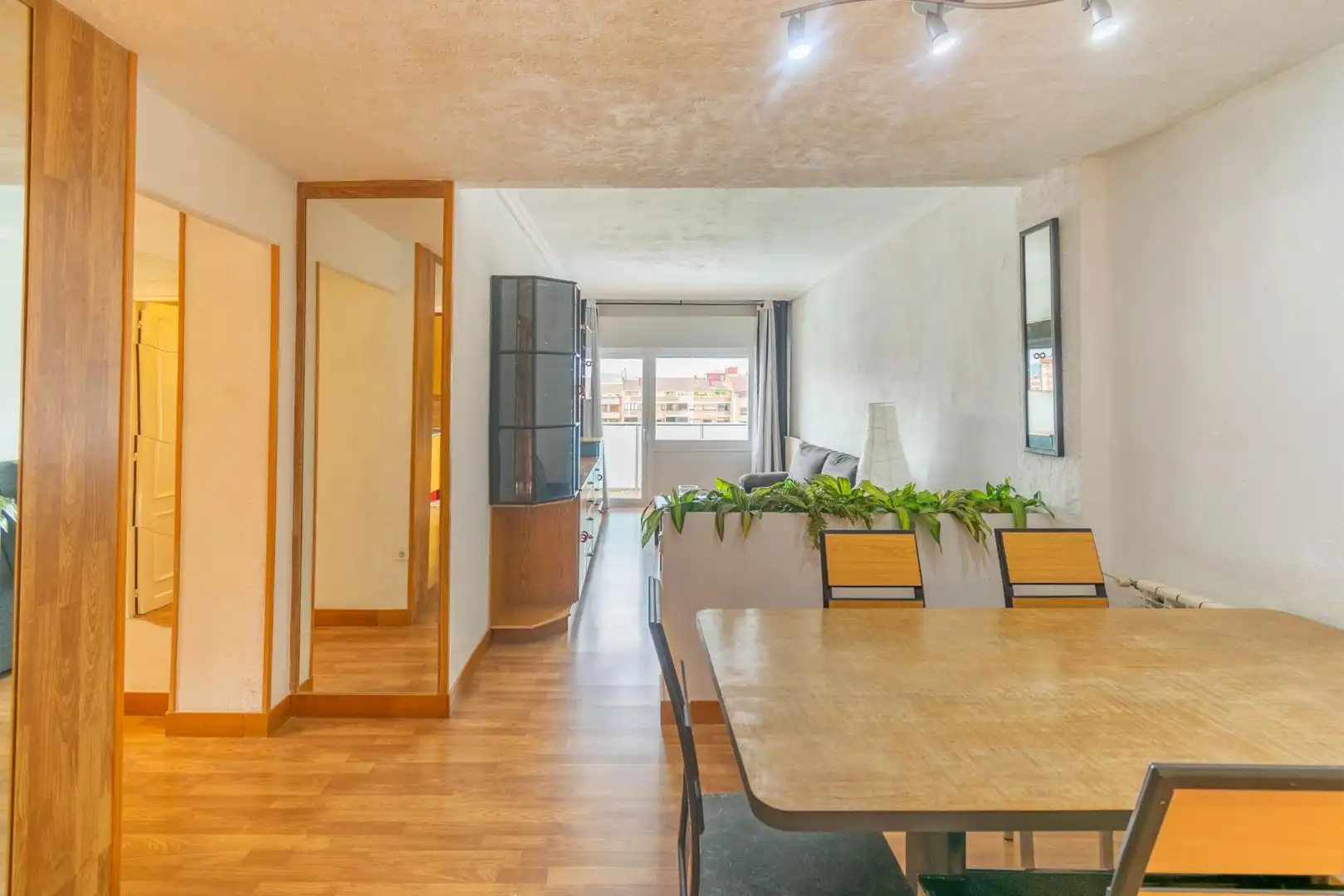 Comedor de Piso en venta en  Pamplona / Iruña con Calefacción, Amueblado y Balcón