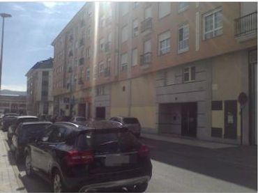 Pis amb ascensor en venda a Calle DON MENDO 2