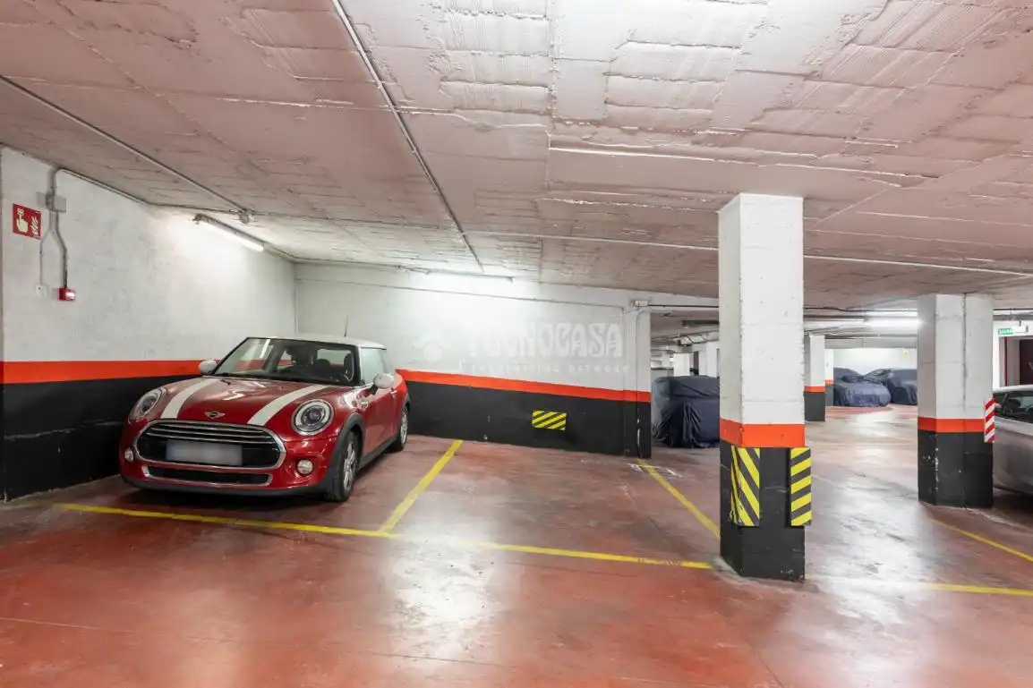 Parking de Piso en venta en Las Rozas de Madrid con Calefacción y Terraza