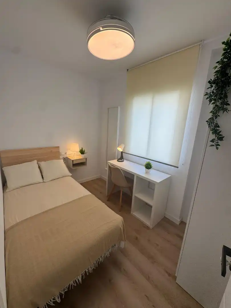Schlafzimmer von Wohnung zum Verkauf in Sevilla mit Klimaanlage, Möbliert und Ofen