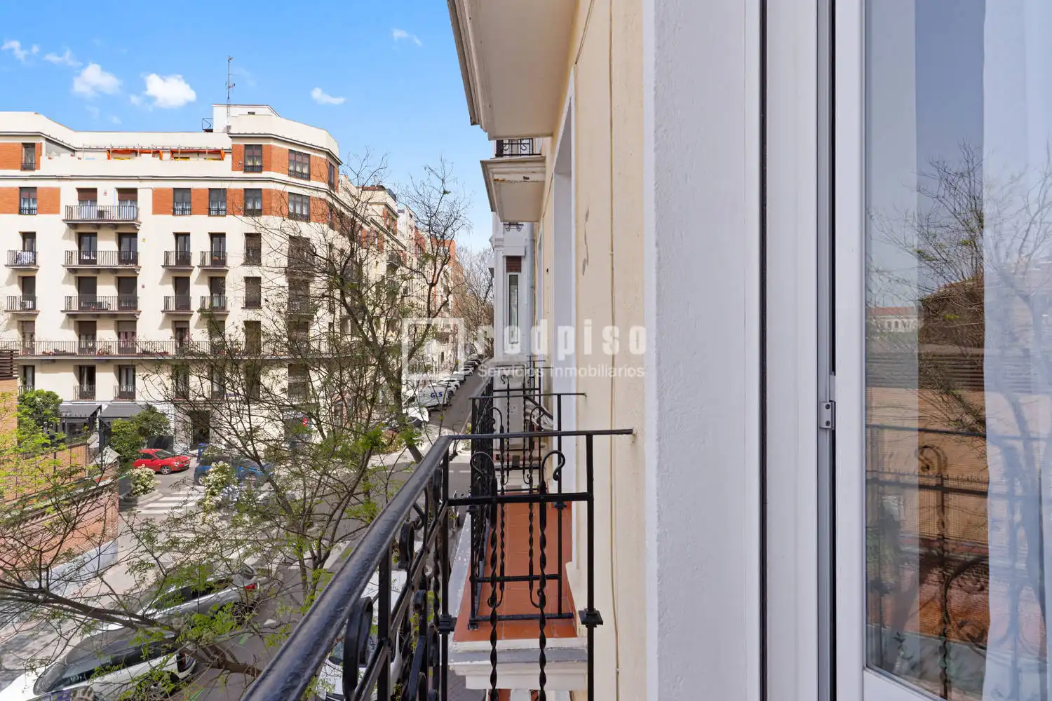 Vista exterior de Piso en venta en Madrid con Aire acondicionado y Amueblado