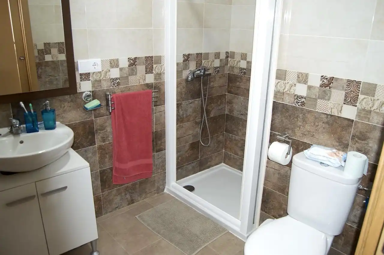 Bathroom of Detached homes for rent in Montánchez  with Terrace and Balcony