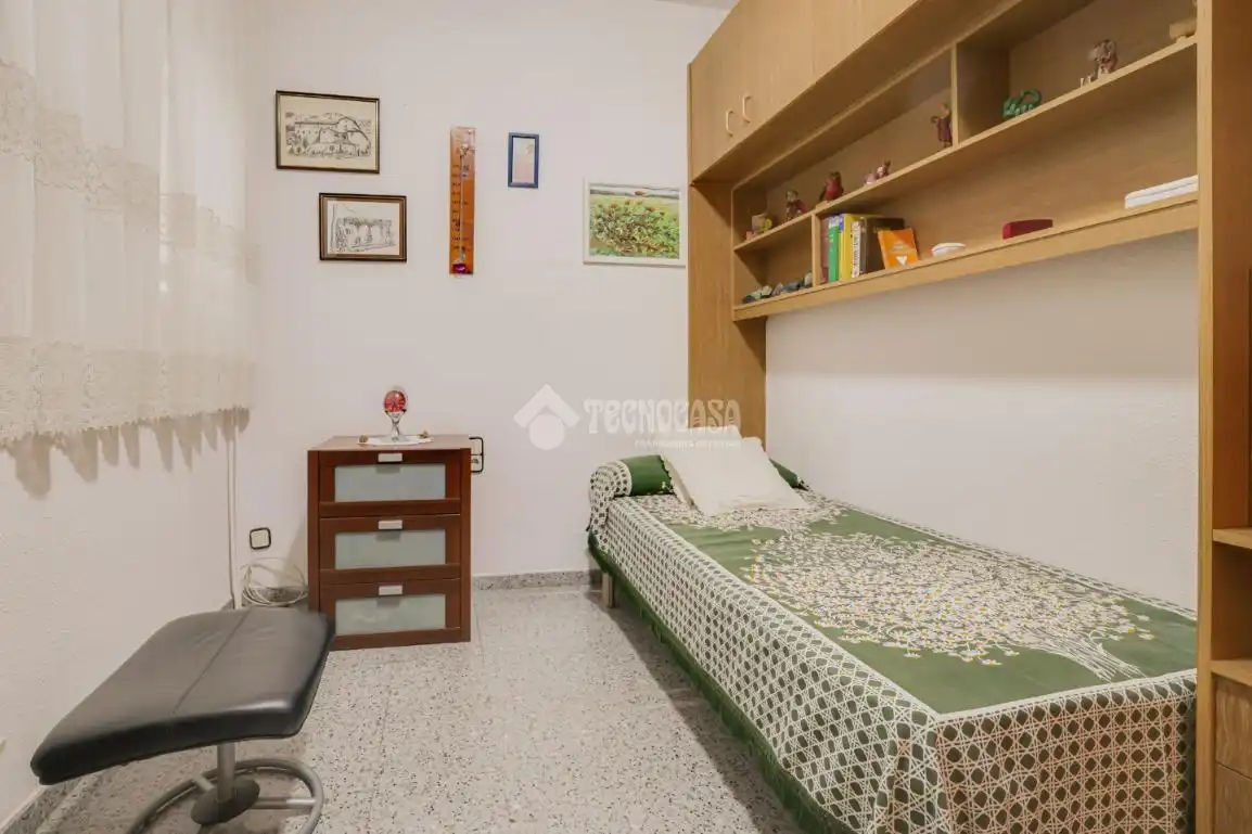 Schlafzimmer von Einfamilien-Reihenhaus zum Verkauf in Terrassa mit Terrasse