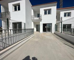 Exterior view of Single-family semi-detached for sale in Vélez-Málaga  with Terrace, Alarm and Community pool