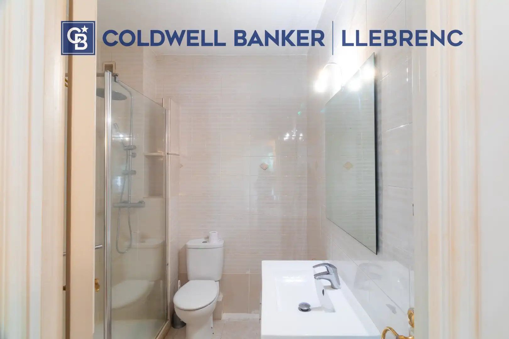 Bathroom of Flat for sale in Barcelona  with Air Conditioner, Heating and Parquet flooring