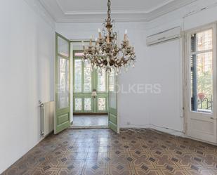 Apartment for sale in  Barcelona Capital  with Air Conditioner, Heating and Balcony