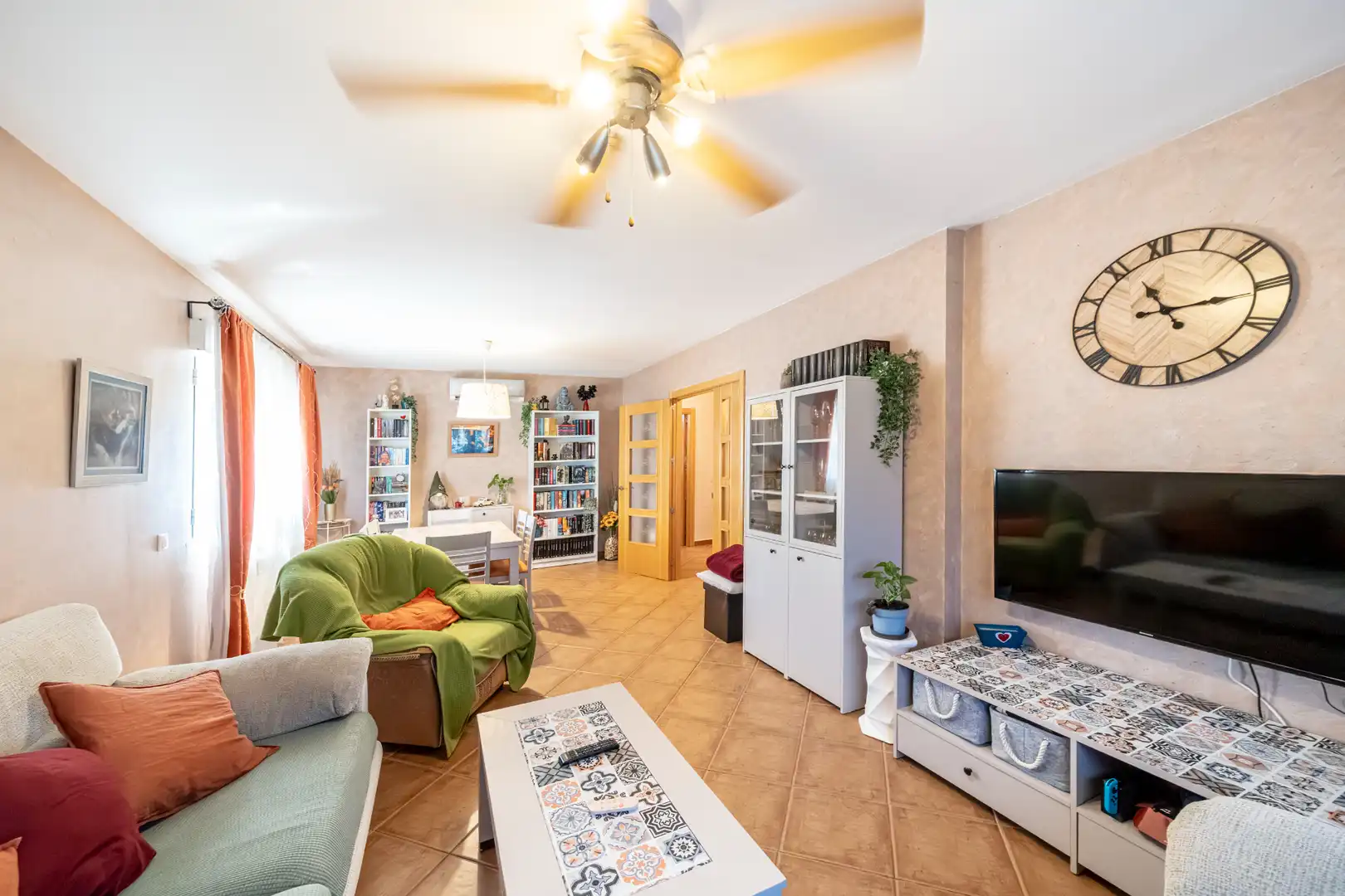 Sala de estar de Casa o chalet en venta en Chiloeches con Aire acondicionado, Calefacción y Jardín privado