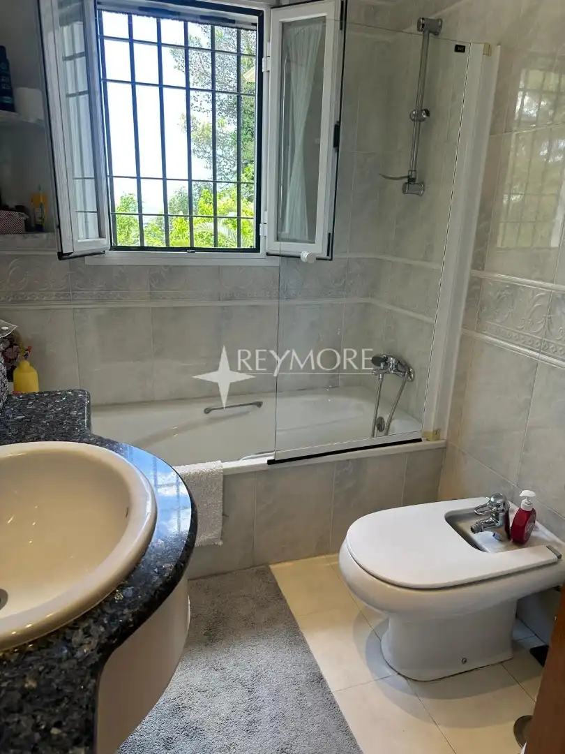 Houses for sale in Poniente-Norte - Miralbaida - Parque Azahara