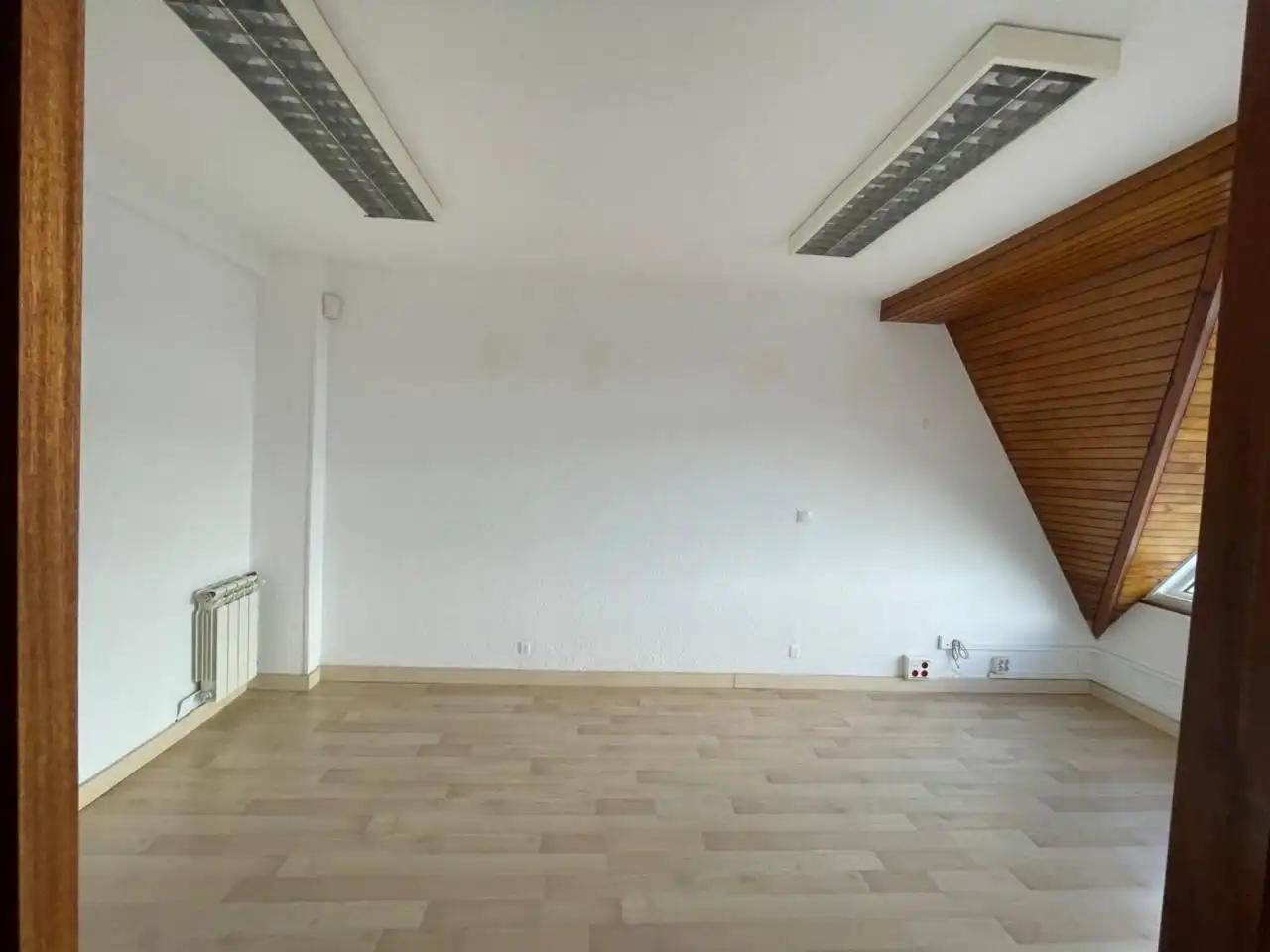 Büro zur Miete in Burgos mit Heizung