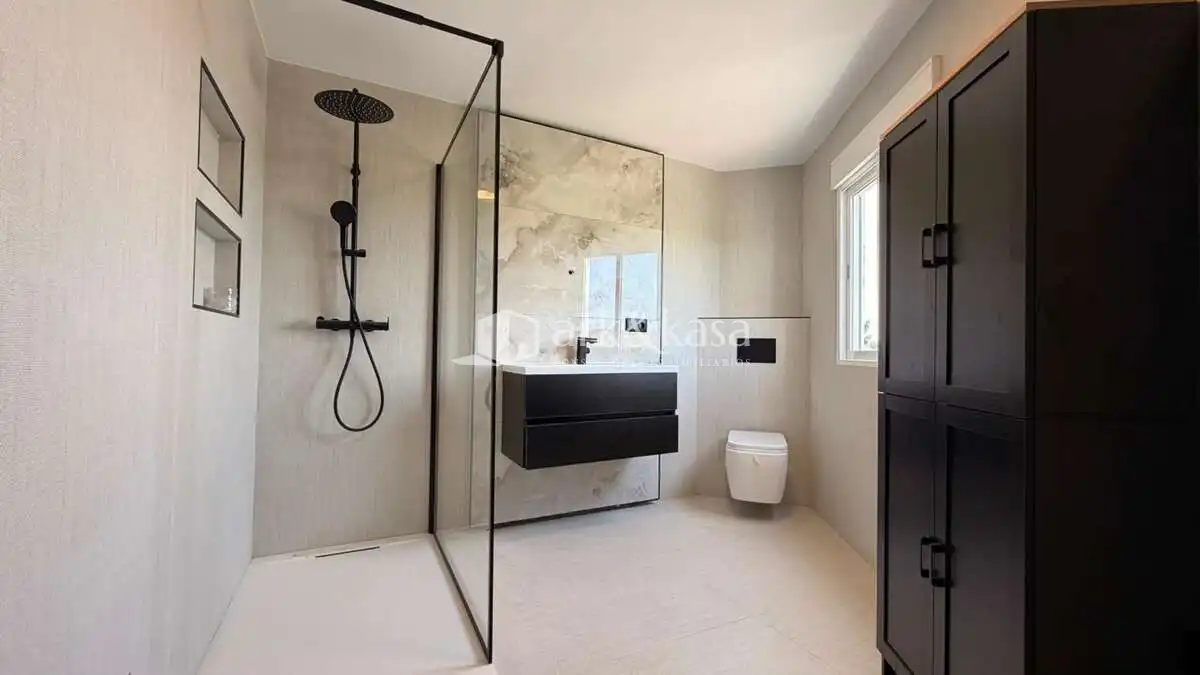 Baño de Casa o chalet de alquiler en Sagunto / Sagunt con Aire acondicionado, Jardín privado y Terraza