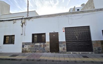 Vista exterior de Casa adosada en venda en Arrecife