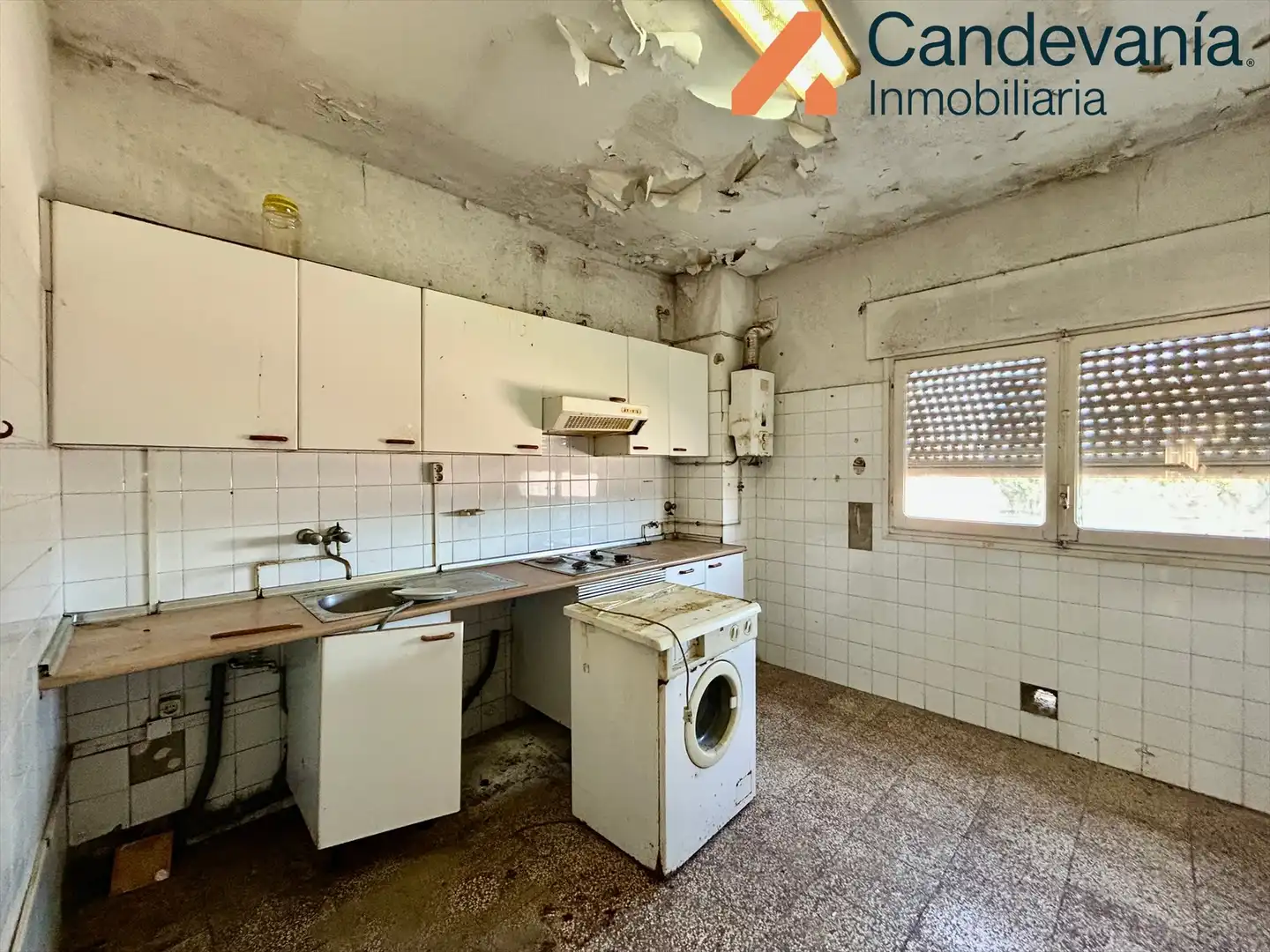 Cocina de Nave industrial en venta en Zuera