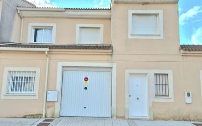 Exterior view of Single-family semi-detached for sale in Guadiana  with Heating and Terrace