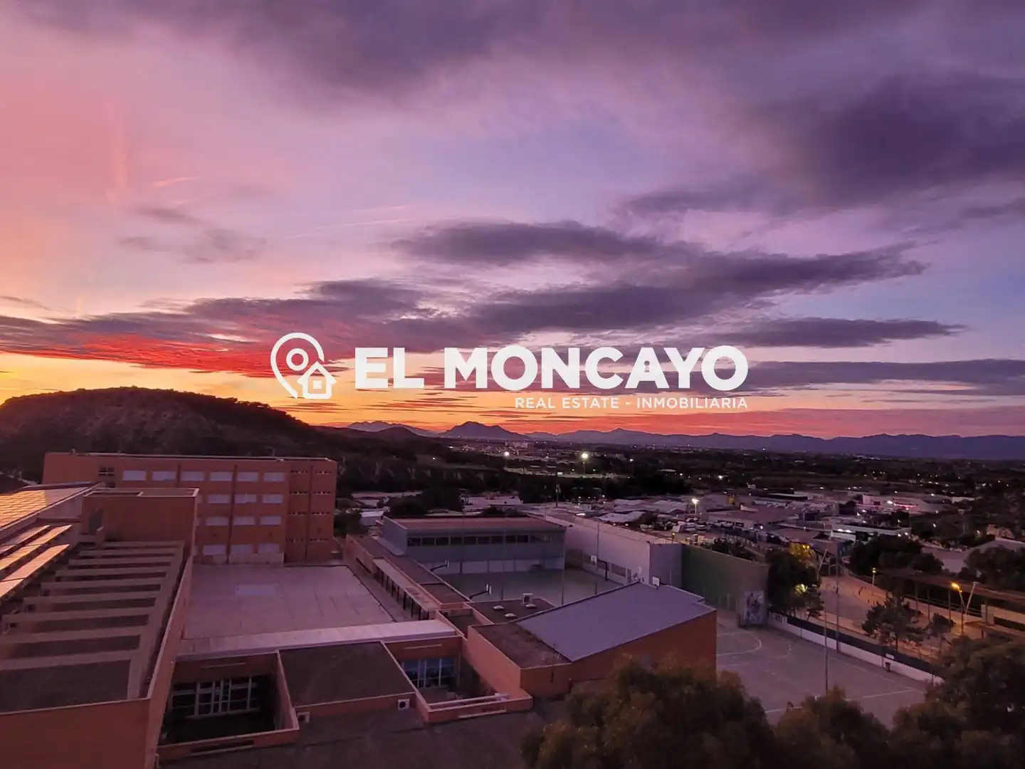 Vista exterior de Ático en venta en Guardamar del Segura con Aire acondicionado, Calefacción y Terraza