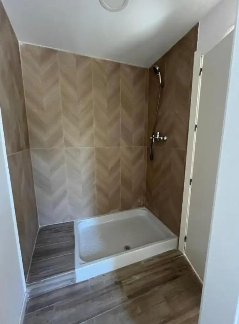 Bany de Casa o xalet en venda en Córdoba amb Aire condicionat, Jardí privat i Terrassa