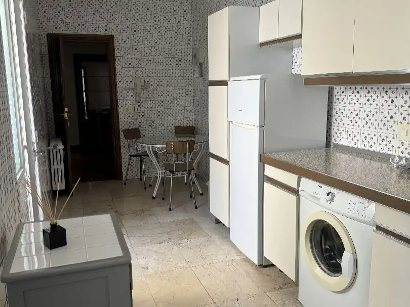 Küche von Wohnung zum Verkauf in Ourense Capital  mit Balkon