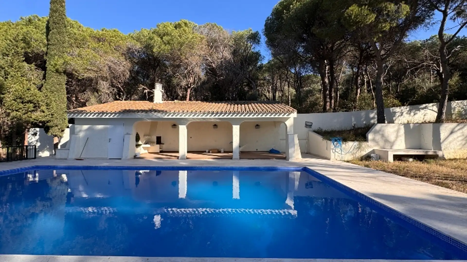 Piscina de Casa o xalet en venda en Cabrera de Mar amb Aire condicionat, Calefacció i Jardí privat