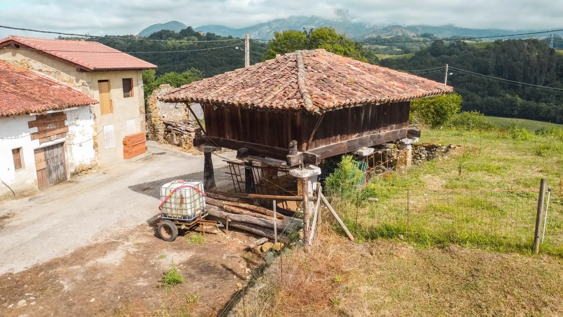 Casa rústica amb jardí en venda a Lugar Villar de Guergu 75, imagen 14