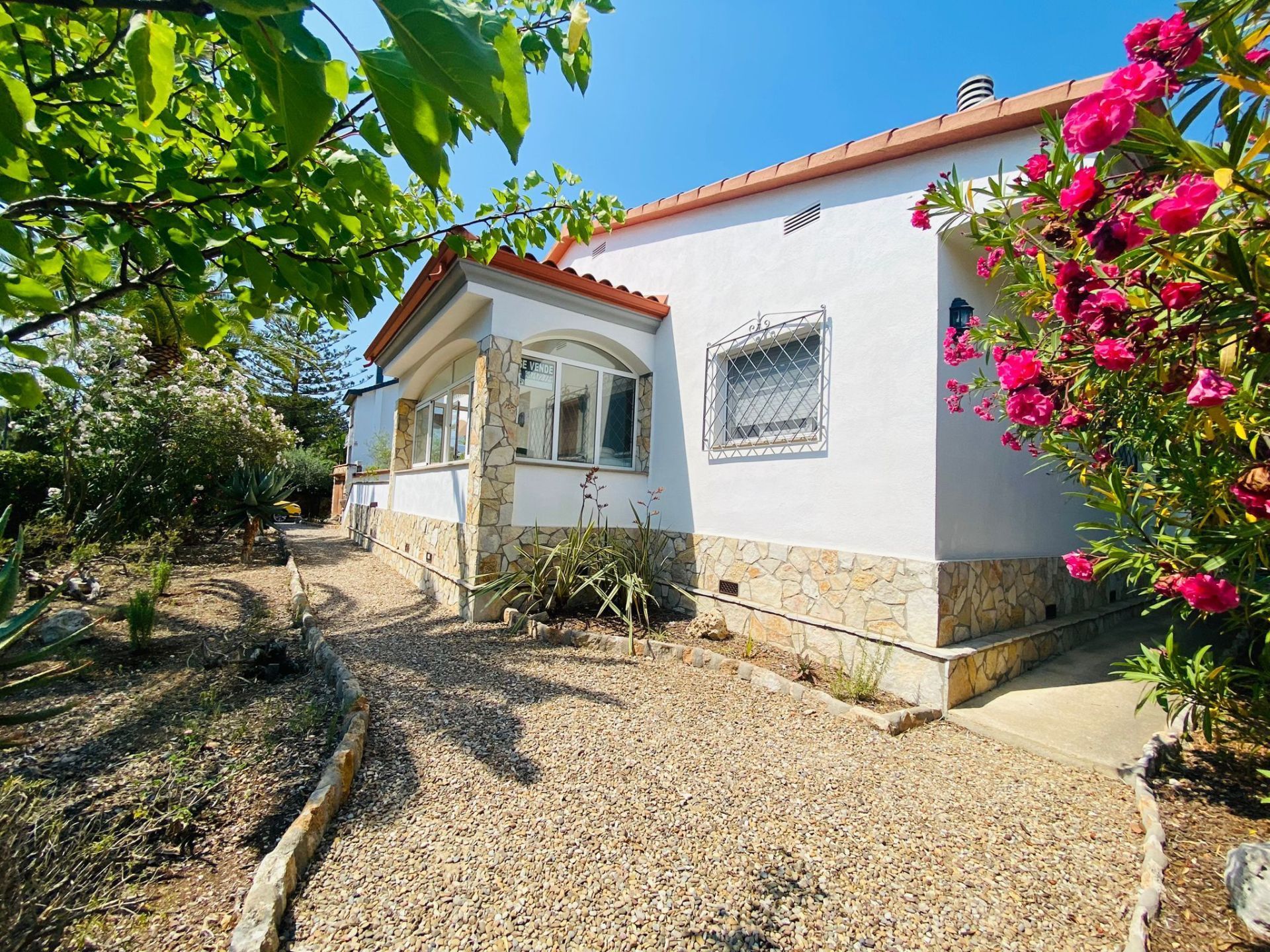 Vista exterior de Casa o xalet en venda en Torredembarra amb Jardí privat i Terrassa
