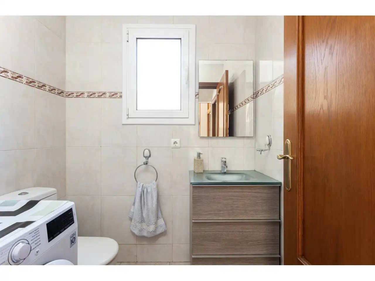 Bathroom of Houses for sale in Barcelona  with Air Conditioner, Heating and Terrace