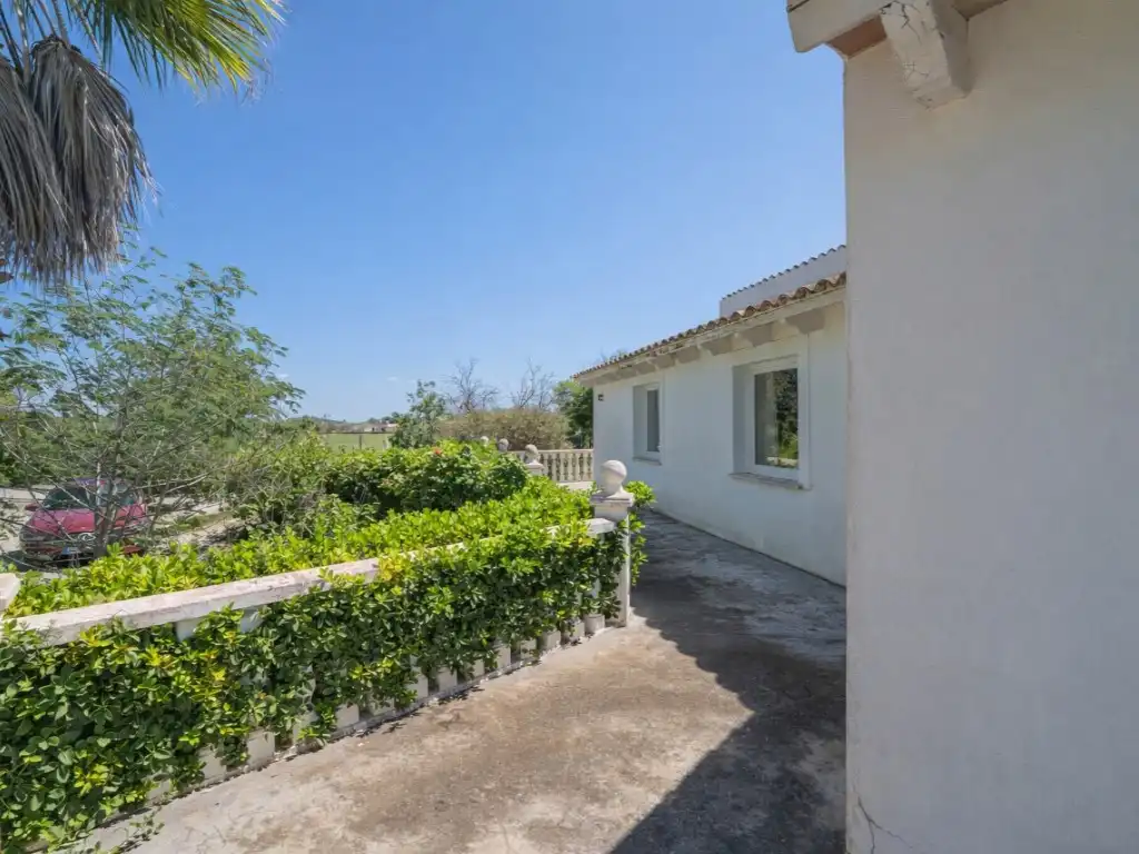 Außenansicht von Haus oder Chalet zum Verkauf in Llucmajor mit Klimaanlage, Privatgarten und Terrasse
