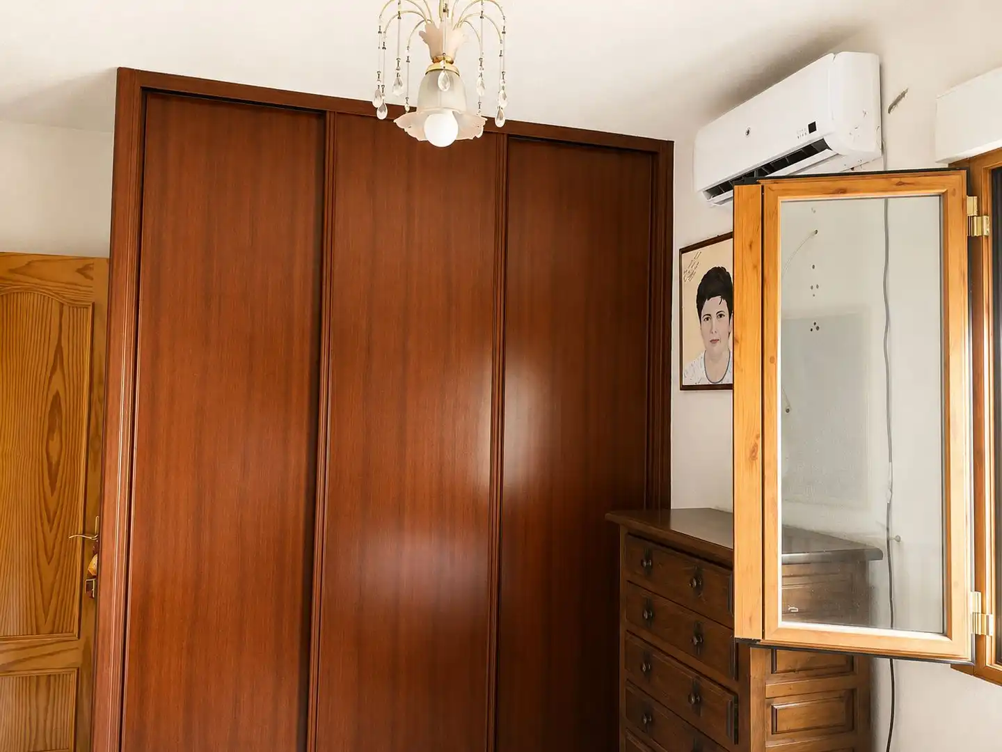 Habitación de Casa o chalet en venta en Perales de Tajuña con Jardín privado, Piscina y Alarma