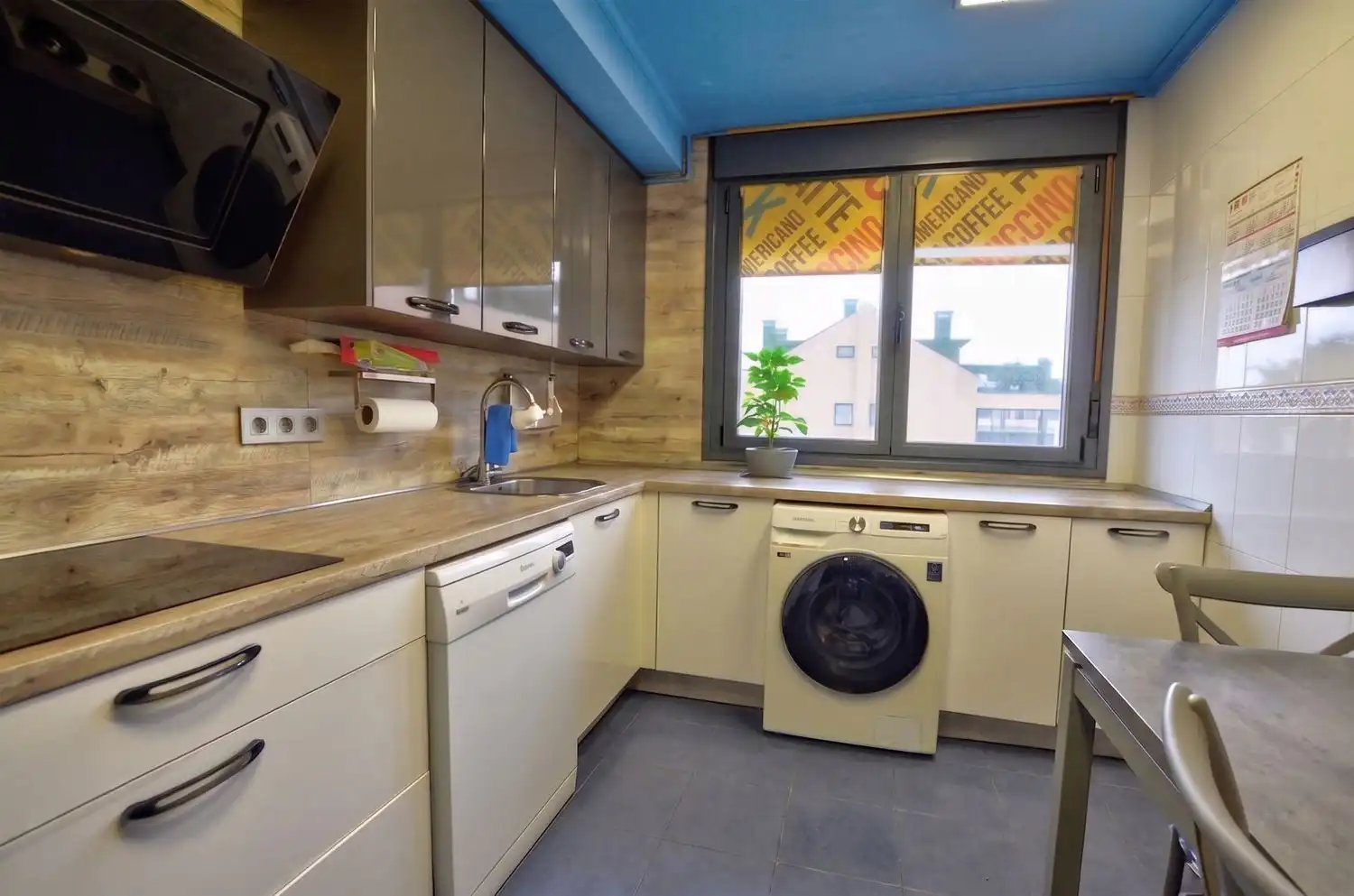 Küche von Wohnung zum Verkauf in Avilés mit Heizung, Abstellraum und Schwimmbad