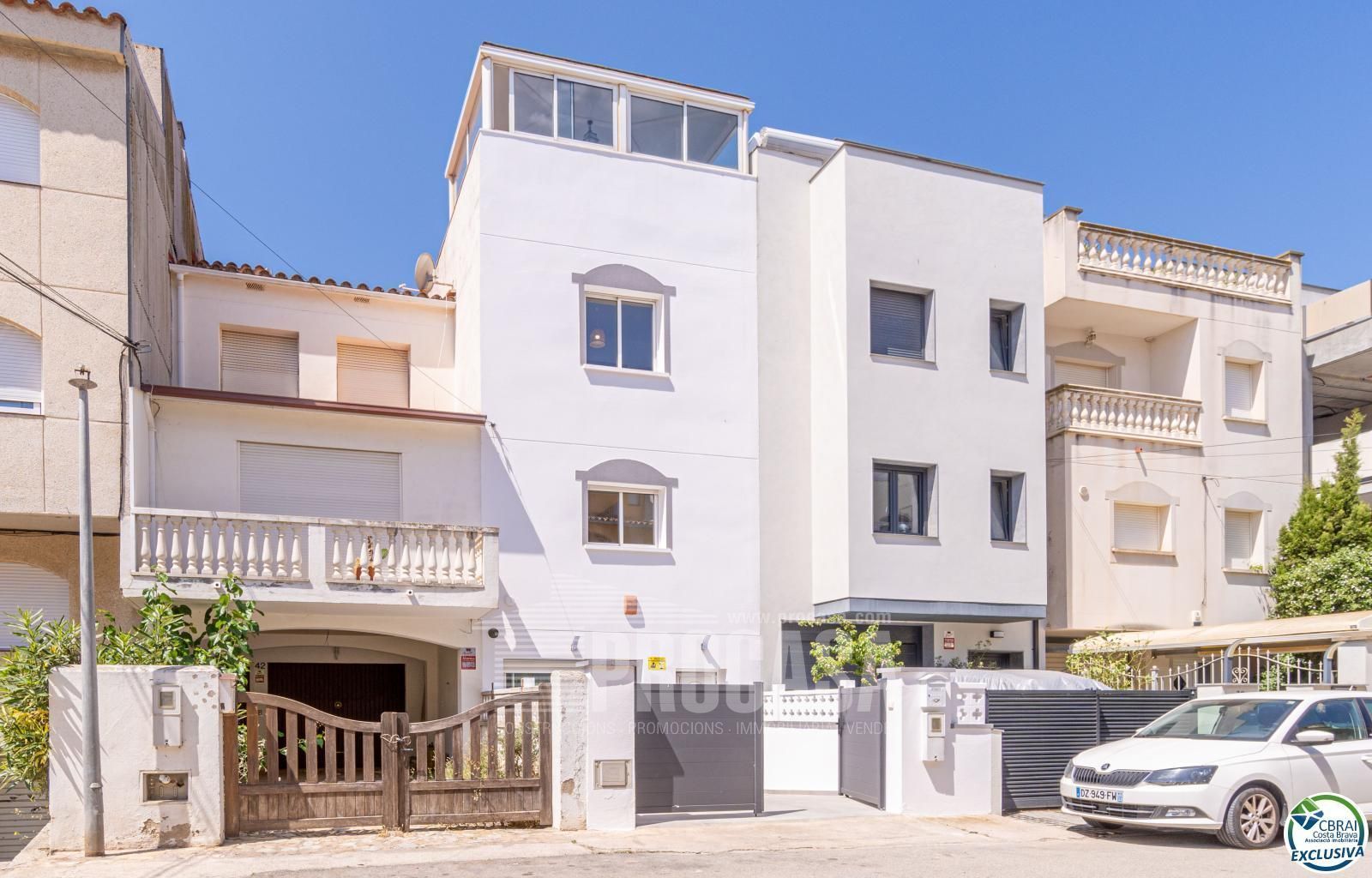 Vista exterior de Casa adosada en venta en Empuriabrava con Aire acondicionado, Calefacción y Trastero