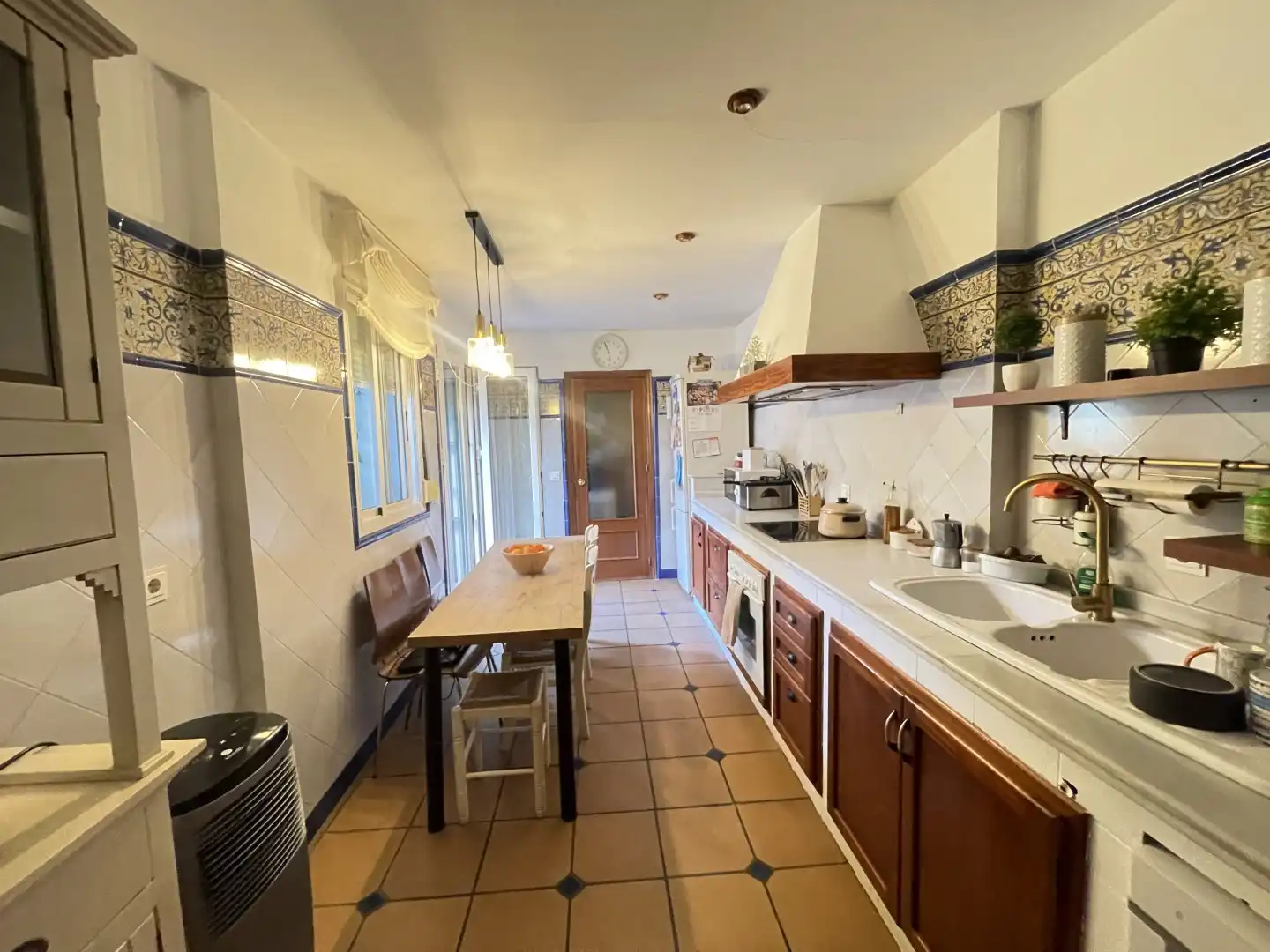 Cuina de Casa adosada en venda en Gines amb Aire condicionat, Calefacció i Traster