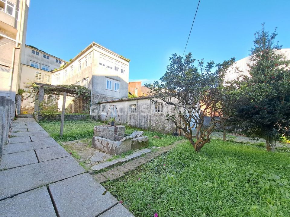 Casa adosada en venda en Boiro amb Jardí privat, Terrassa i Balcó