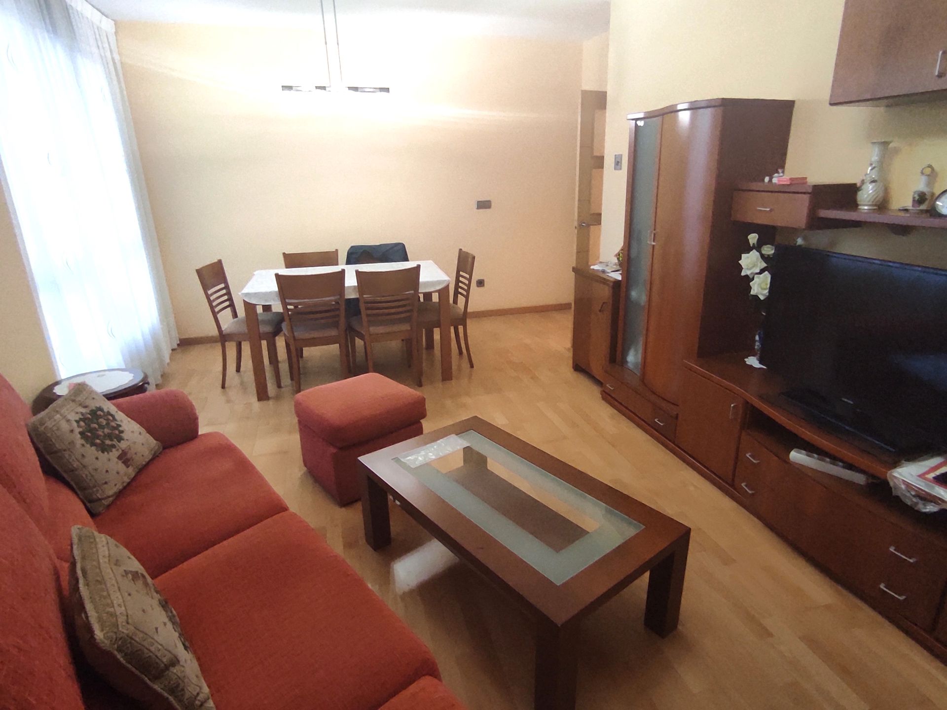 Living room of Flat to rent in Burgos Capital  with Heating, Parquet flooring and Terrace